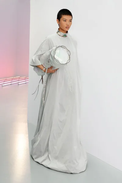 Look 30